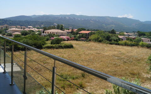 Macinaggio 600: Sky, Plant, Plant Community, Ecoregion, Mountain, Building, Land Lot, Vegetation, Fence, Tree