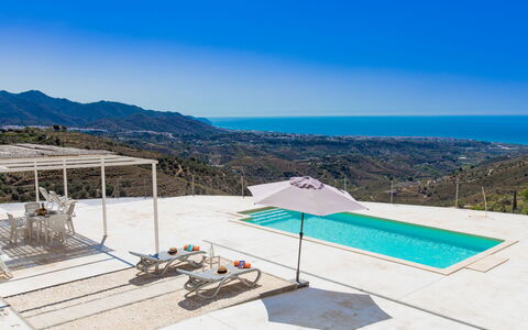 Las Vistas: Sky, Building, Slope, Shade, Cloud, House, Landscape, Swimming Pool, Real Estate, Leisure