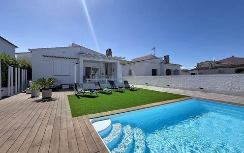 Otlo: Swimming Pool, Residential Area, Home, Resort, Estate, Villa, Shade, Hotel, Courtyard, Hacienda