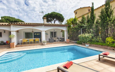 Florencia: Plant, Water, Property, Furniture, Building, Table, Window, Azure, Chair, Interior Design