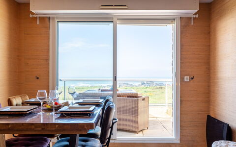 Er Palouen: Plant, Water, Property, Furniture, Building, Table, Window, Azure, Chair, Interior Design