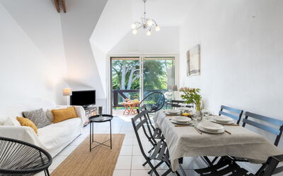 Clair de Lune 131.1: Plant, Water, Property, Furniture, Building, Table, Window, Azure, Chair, Interior Design
