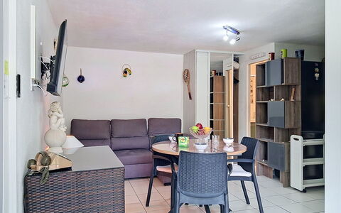 Accommodation:&nbsp;Les Pins 700.15