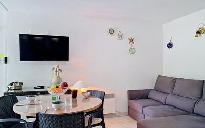 Accommodation:&nbsp;Les Pins 700.15
