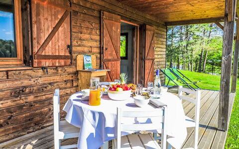 Meyrignac-L'Eglise 110: Wood, Cottage, Porch, Furniture, Hardwood, Plank, Wood Stain, Log Cabin, Garden Buildings, Deck