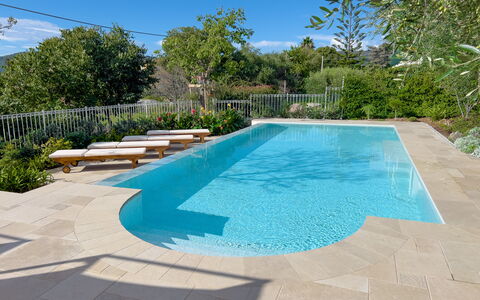 Villa La Rodina - Diano Marina: Water, Property, Plant, Sky, Swimming Pool, Azure, Shade, Tree, Body Of Water, Rectangle