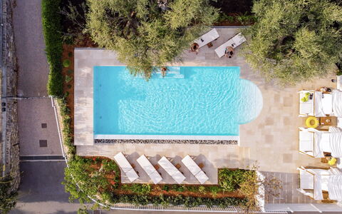 Villa La Rodina - Diano Marina: Plant, Building, Water, Azure, Rectangle, Urban Design, Condominium, Neighbourhood, Shade, Tree