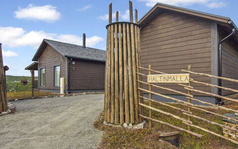 Haltinmalla: Sky, Wood, House, Home, Cottage, Siding, Roof, Land Lot, Rural Area, Human Settlement