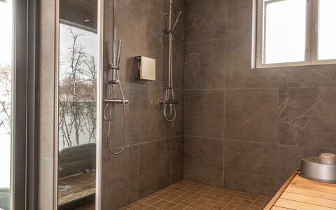 Haltinmalla: Flooring, Wall, Floor, Plumbing Fixture, Bathroom, Interior Design, Plumbing, Ceiling, Tile, Shower Head