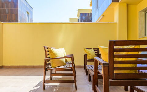 Residencial Oropesa - la Concha: Furniture, Property, Building, Sky, Wood, Shade, Window, Interior Design, Line, Wall