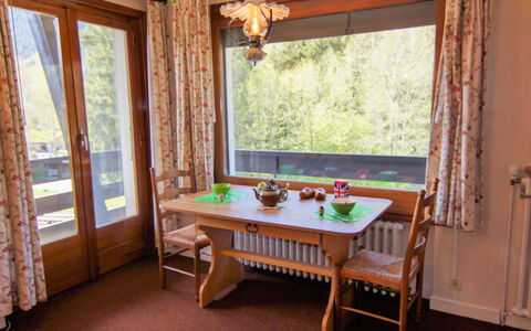 Alpen Roc: Table, Furniture, Property, Window, Plant, Building, Wood, Interior Design, Wood Stain, Shade