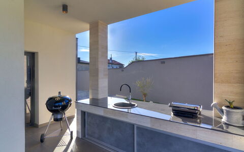One: Water, Sky, Property, Plant, Azure, Swimming Pool, Tree, Leisure, Shade, Building