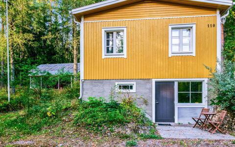 Hiljanrinne: Wood, Cottage, Siding, Log Cabin, Wood Stain, Hardwood, Plank, Lumber, Natural Material, Garden Buildings