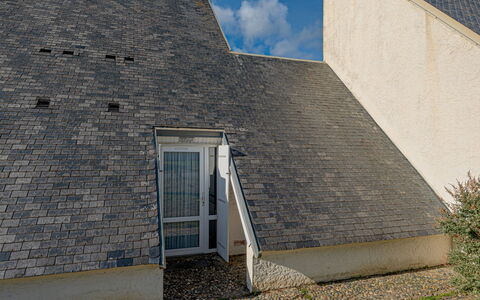 Guidel 604: Sky, Plant, Building, Daytime, Property, Tree, Urban Design, Neighbourhood, Residential Area, Woody Plant
