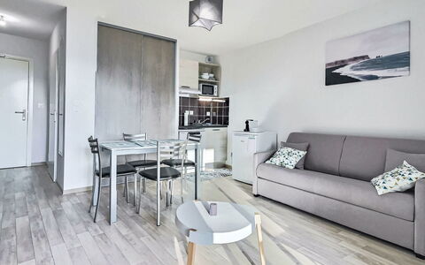 Valras Plage 110: Furniture, Flooring, Floor, Interior Design, Apartment, Room, Ceiling, Chair, Couch, Living Room