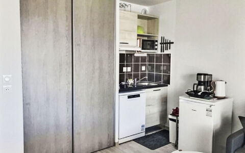 Valras Plage 110: Flooring, Floor, Interior Design, Furniture, Room, Apartment, Bed, Bedroom, Cabinetry, Cupboard