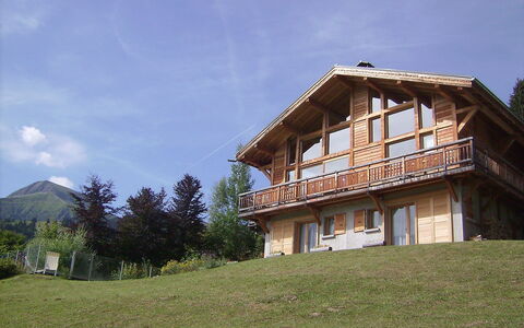 L'Epachat: House, Property, Home, Sky, Building, Architecture, Grass, Real Estate, Estate, Cottage