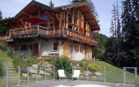 L'Epachat: House, Property, Building, Home, Residential Area, Architecture, Real Estate, Swimming Pool, Estate, Leisure