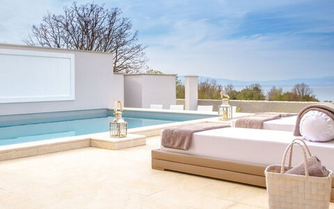Villa Prestige: Water, Sky, Cloud, Property, Azure, Rectangle, Interior Design, Swimming Pool, Architecture, Shade