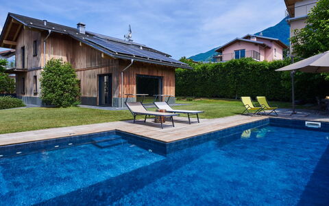 Woodhouse: Water, Plant, Cloud, Property, Building, Furniture, Sky, Window, Blue, Swimming Pool
