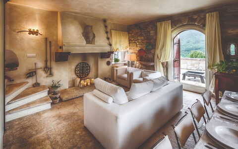 Villa Vetice: Furniture, Building, Property, Picture Frame, Plant, Houseplant, Window, Comfort, Table, Decoration