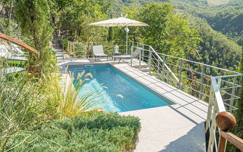 Villa Vetice: Water, Plant, Water Resources, Property, Azure, Tree, Swimming Pool, Natural Landscape, Body Of Water, Vegetation