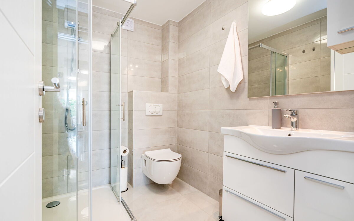 Accommodation:&nbsp;Ilux 142.1