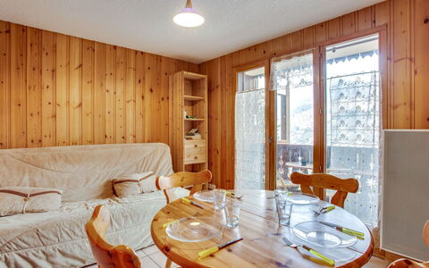 Saint Gervais 185: Room, Furniture, Property, Interior Design, Building, Table, House, Real Estate, Floor, Home