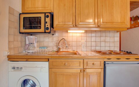 Saint Gervais 185: Cabinetry, Countertop, Kitchen, Room, Property, Furniture, Major Appliance, Microwave Oven, Home Appliance, Kitchen Appliance
