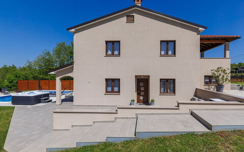 Eroa: Building, Wall, Home, Residential Area, Architecture, House, Facade, Roof, Door, Composite Material