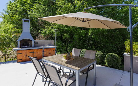 Eroa: Furniture, Outdoor Furniture, Table, Chair, Outdoor Table, Umbrella, Patio, Kitchen & Dining Room Table, Garden, Shade