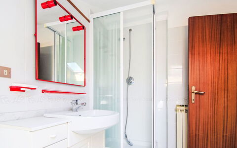Brunetta: Wall, Bathroom Sink, Plumbing Fixture, Bathroom, Interior Design, Flooring, Sink, Floor, Tap, Plumbing
