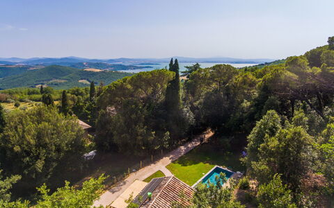 Il Talamo: Cloud, Sky, Property, Plant, Azure, Tree, Natural Landscape, Building, Land Lot, Grass