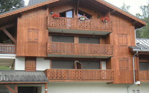 Le Tagre: House, Property, Building, Roof, Balcony, Home, Facade, Wood, Siding, Real Estate
