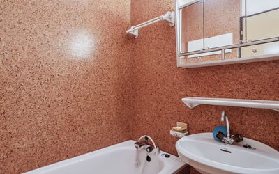 Accommodation:&nbsp;La Comtesse 410.10