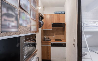 Accommodation:&nbsp;La Comtesse 410.10