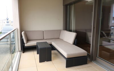 L'Esplanade A3.8 500.11: Couch, Furniture, Table, Comfort, Living Room, Flooring, Floor, Rectangle, Condominium, Wall