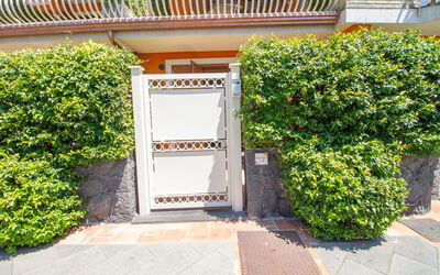 Accommodation:&nbsp;Camera Standard