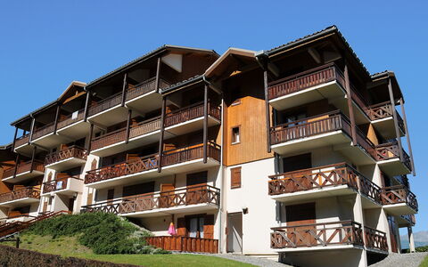 Les Hauts de Saint Gervais: Sky, Building, Property, Plant, Urban Design, Condominium, Residential Area, Facade, Real Estate, Tower Block