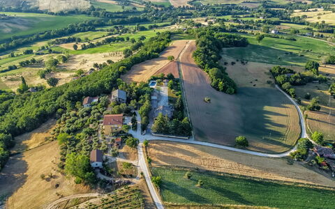 Sunrise Hill Holiday Home: Plant, Water Resources, Water, Natural Landscape, Natural Environment, Tree, Land Lot, Body Of Water, Urban Design, Vegetation