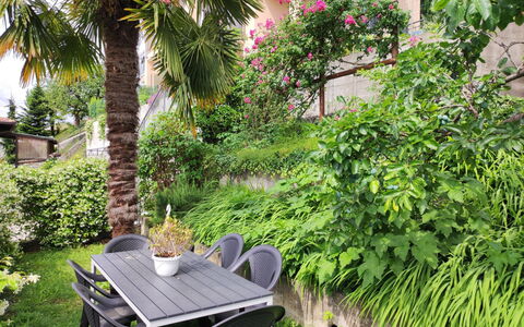Casa dei Gelsomini: Plant, Property, Plant Community, Flower, Building, Botany, Vegetation, Outdoor Furniture, Tree, Biome