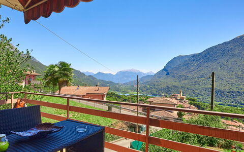 Casa dei Gelsomini: Plant, Plant Community, Vehicle, Sky, Car, Tree, Grass, Vegetation, Land Lot