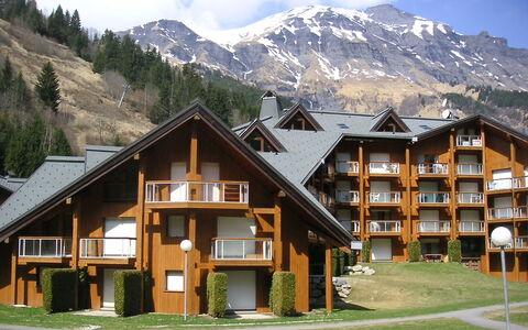 Les Combettes D et e: Mountain Village, Property, Mountainous Landforms, Mountain, Home, House, Mountain Range, Building, Hill Station, Estate