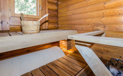 Purnutar B: Bed, Furniture, Bedroom, Interior Design, Bedding, Bed Sheet, Flooring, Wood, Floor, Room