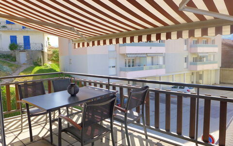 Tilleul: Property, Table, Window, Shade, Interior Design, Architecture, Chair, Wood, Floor, Real Estate