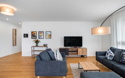 Accommodation:&nbsp;Loctowers A4.9.2 60.20