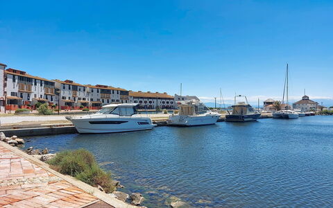 Le Barcarès 966: Water, Body Of Water, Boat, Marina, Waterway, Watercraft, Channel, Port, Harbor, Boats And Boating--Equipment And Supplies