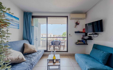 Le Barcarès 966: Apartment, Furniture, Balcony, Shade, Condominium, Chair, Hotel, Coffee Table, Penthouse Apartment