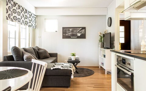 Point Vale 3: Apartment, Condominium, Swimming Pool, Dock, Marina, Resort, Hotel, Resort Town, Walkway