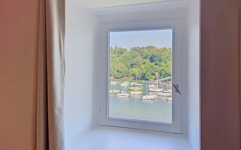 La Chaumière: Glass, Room, Daylighting, Window Treatment, Sash Window, Curtain, Window Covering
